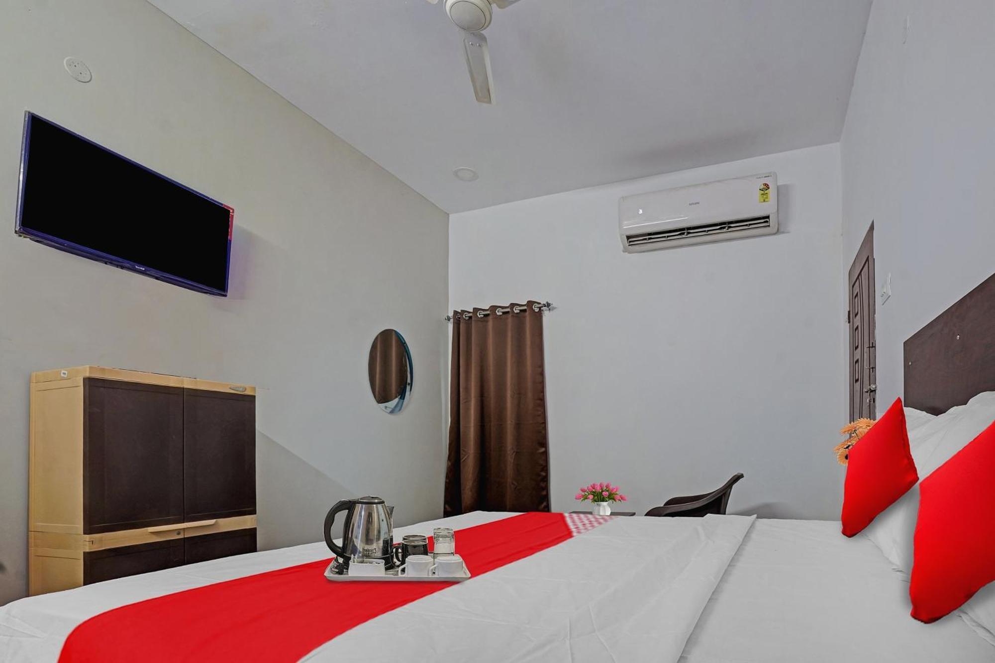 OYO 84911 Sai Krishna Paradise Vijayawada Bagian luar foto