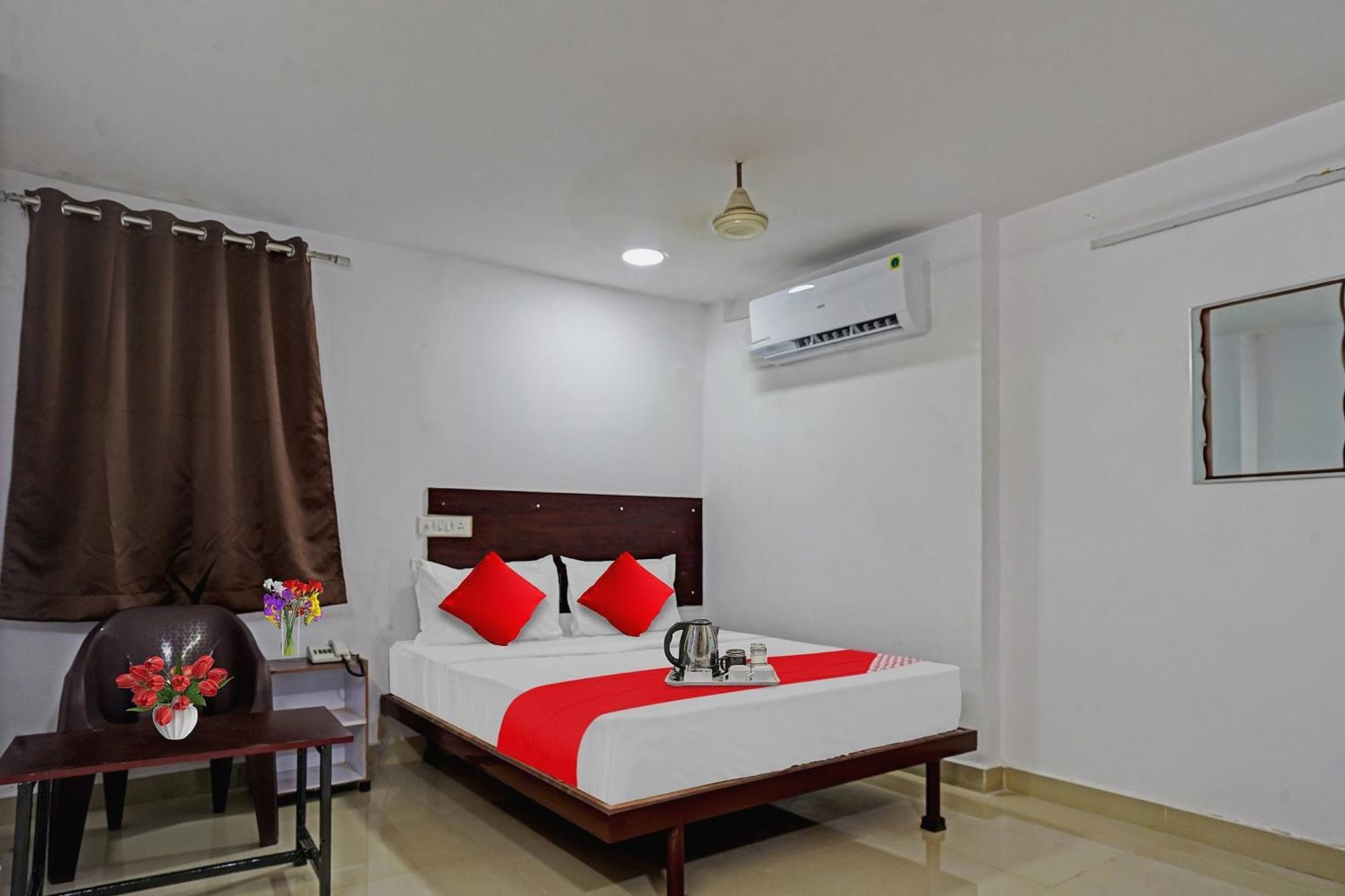 OYO 84911 Sai Krishna Paradise Vijayawada Bagian luar foto