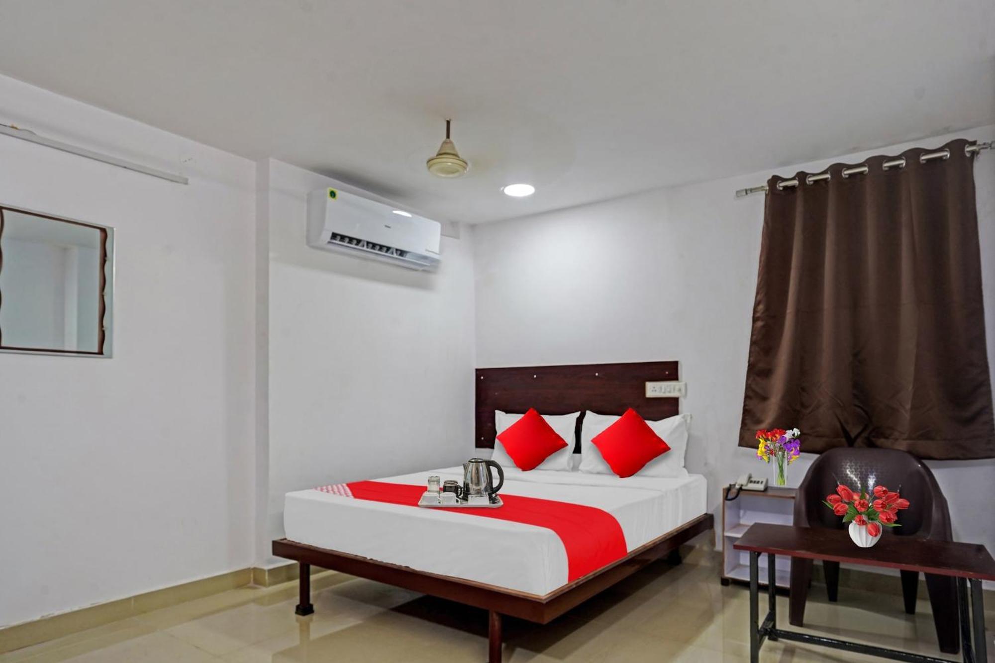 OYO 84911 Sai Krishna Paradise Vijayawada Bagian luar foto